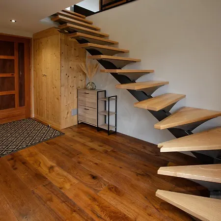 Les Balcons De 2 Chez O Jurassik Daire Cuttura